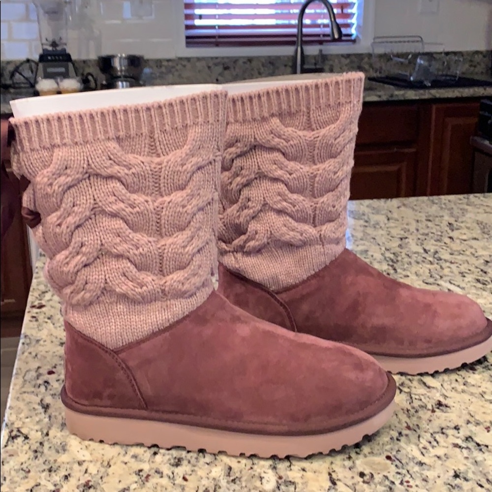Gently Worn cable knit UGG boots!